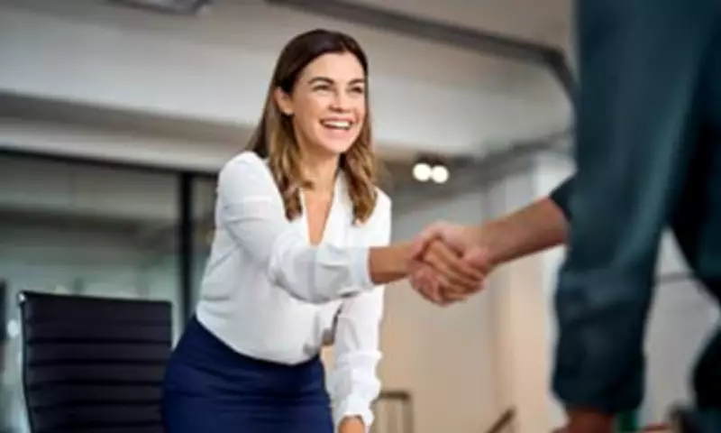 8 Workplace Habits That Could Be Costing You a Promotion