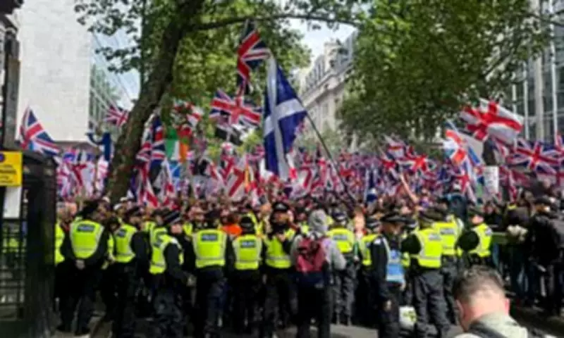 80,000 Protesters Descend on London for Rival Rallies, £4.5m Police Op
