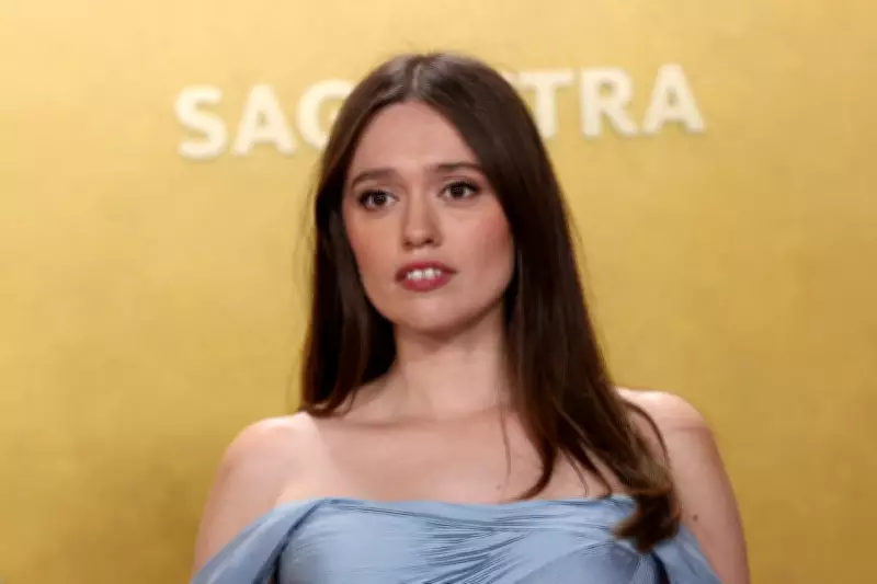 Aimee Lou Wood Hosts SNL UK After Teeth Mockery: A Bold Power Move