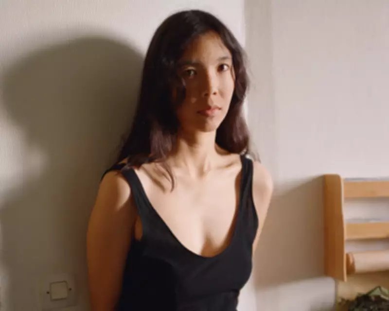 Ana Roxanne's Poem 1: A Stunning Pop Balladeer Emerges from the Haze