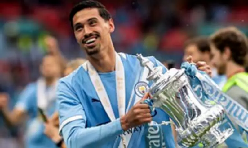 Atletico Madrid Eye Man City's Reijnders as Silva Decision Looms