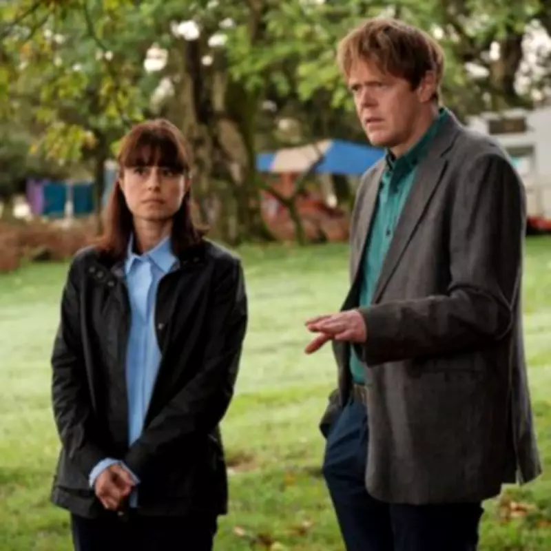 Beyond Paradise Star Confirms Series 5 After Kris Marshall's Spoiler