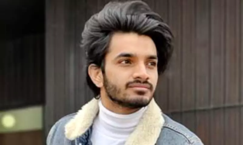 Biotech Engineer Exposes Himself on Dubai-UK Flight, Terrifies Mother