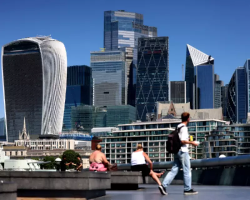 Bond Market Warns of 'Liz Truss Moment' as Starmer Leadership Falters