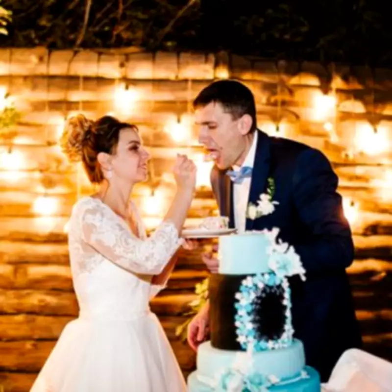 Bride Files for Divorce Day After Wedding Over Groom's Cake Stunt