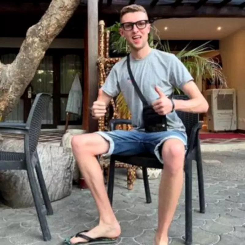 Brit in Benidorm Shocked by Unprecedented May Crowds on Beachfront