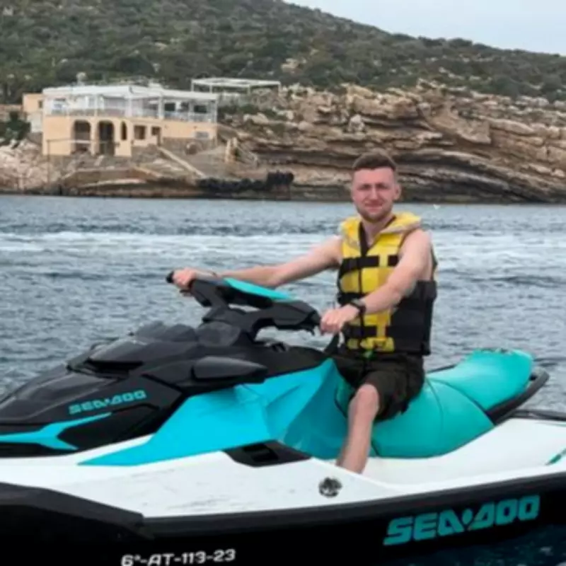 British Expat Warns Tourists of Sunbed Scam in Benidorm
