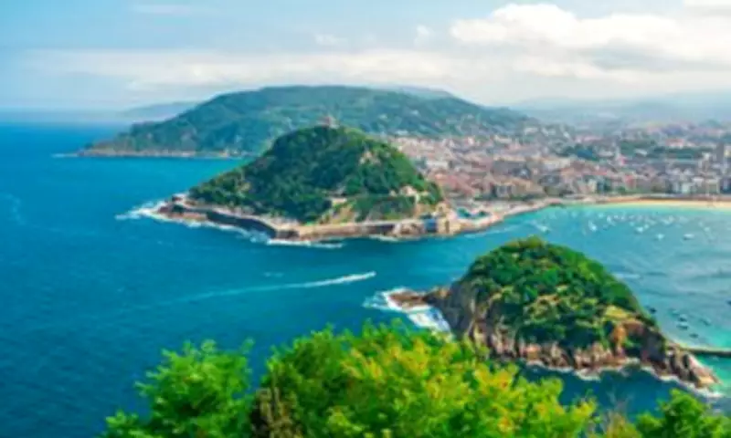 British Tourist Dies in Fall from Mountain Viewpoint in San Sebastian