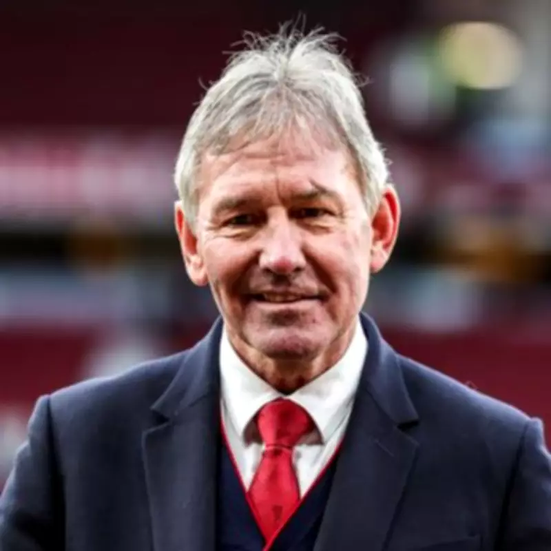 Bryan Robson Tells Man Utd to Hire Michael Carrick Immediately