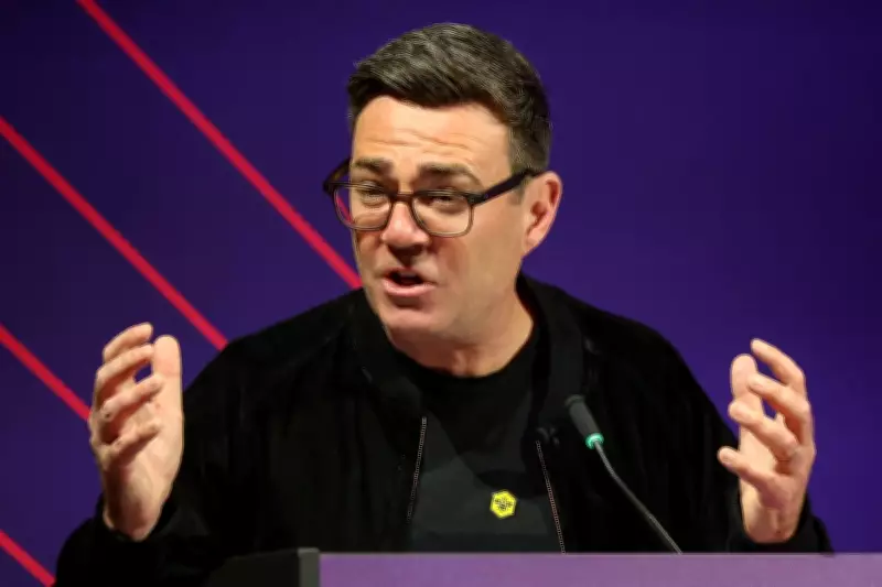 Burnham branded 'human shopping trolley' by Streeting allies