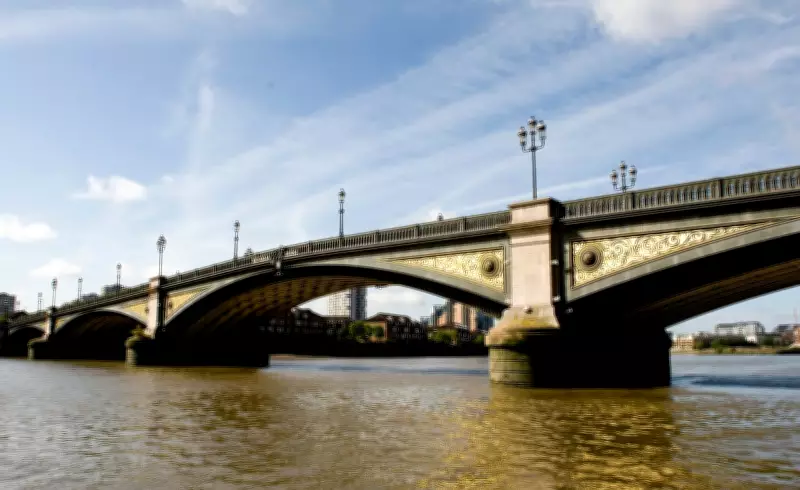 Bus Driver Critical After Assault on London's Battersea Bridge