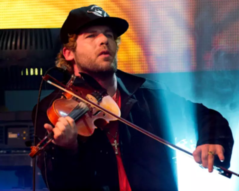 Canadian Fiddler Sues Google Over False AI Sex Offender Claim