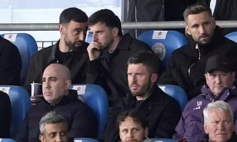 Carrick and Man United Stars Support Youth Team in FA Youth Cup Final vs City