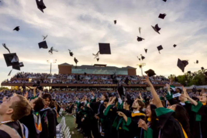 College Graduates Boo AI-Themed Commencement Speeches Amid Job Fears