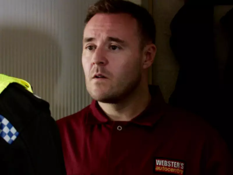 Coronation Street: Tyrone's Caller Revealed as Ronnie Bailey, Fans Furious