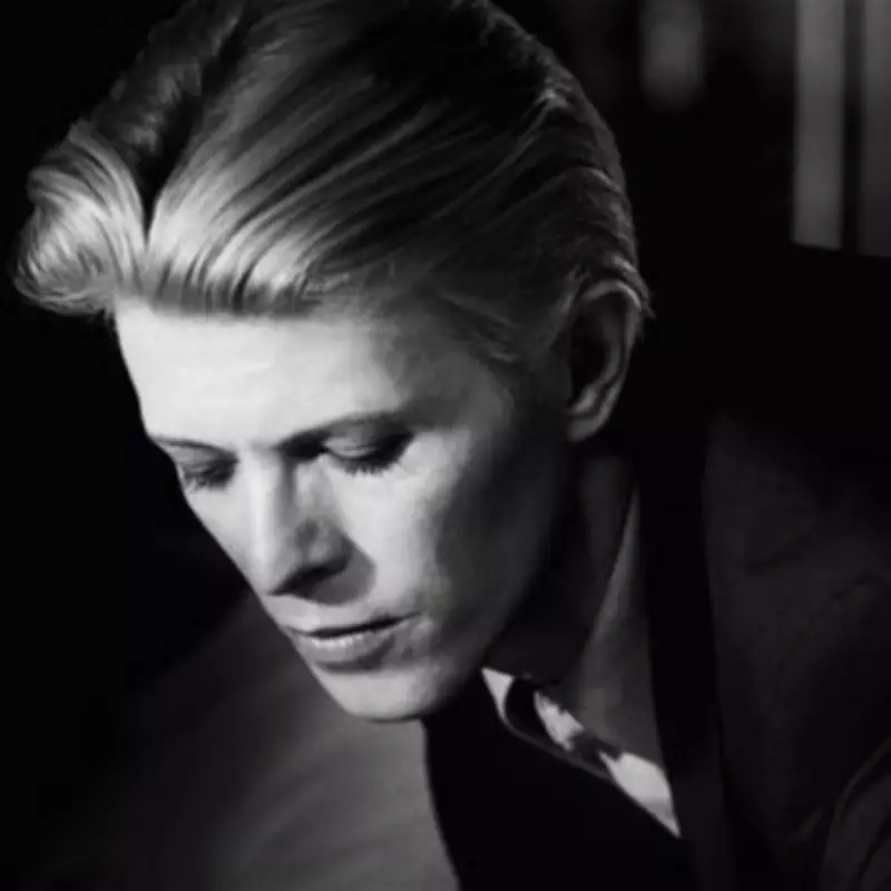 David Bowie's Iconic Photos: Myths Debunked by Photographers