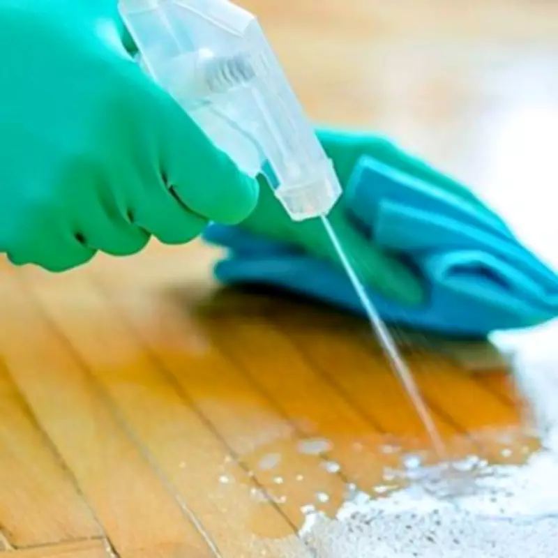 Deep Clean Wooden Floors with Vinegar and Lemon Juice in Minutes