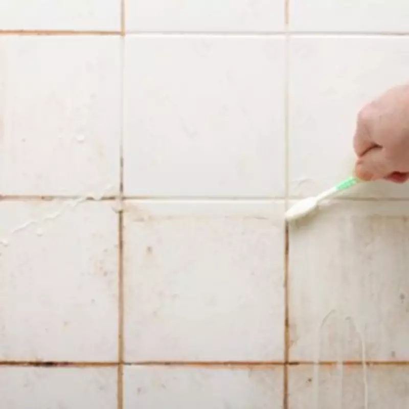 DIY Two-Ingredient Spray Banishes Bathroom Mould Naturally