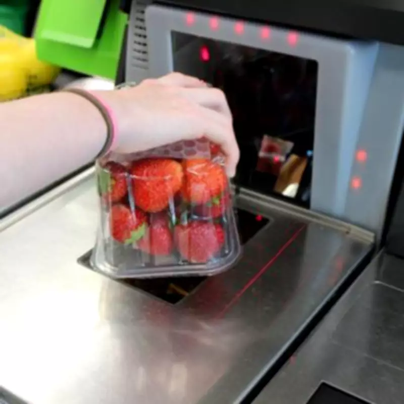 Easy Vinegar Wash Keeps Strawberries Fresh Up to 2 Weeks