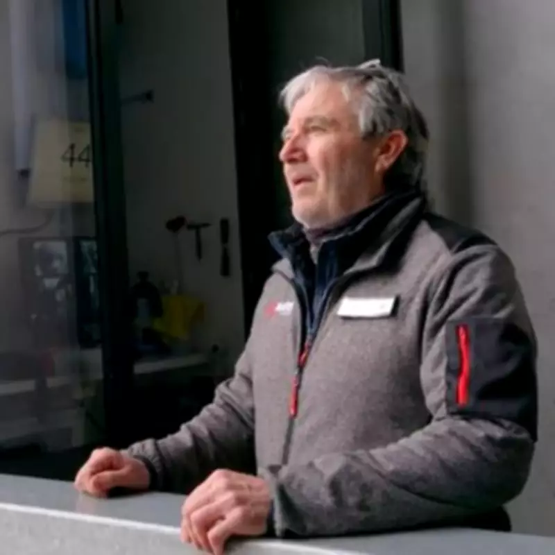 Englishman Who Moved to Swiss Mountain Cut Off Daily at 4pm