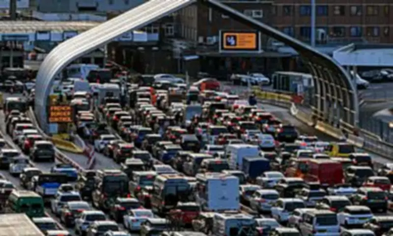 Four-Hour Queues at Dover as New EU Border Checks Snarl Bank Holiday Travel