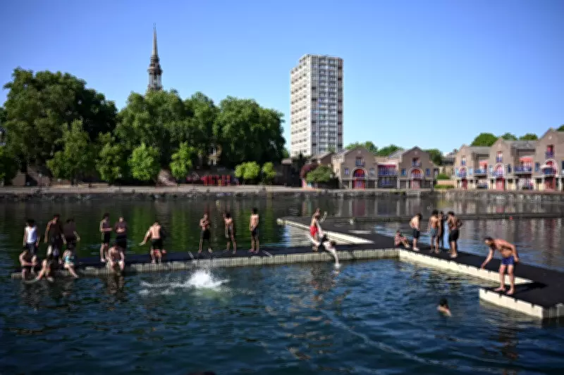 Four Teens Drown in UK Heatwave as RNLI Warns of Cold Water Shock Risk