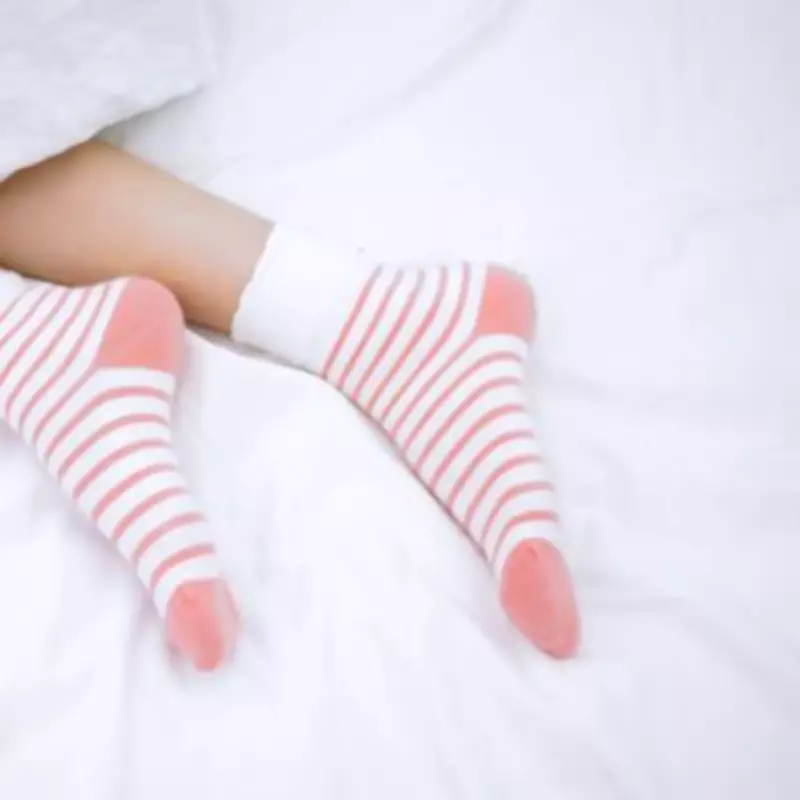 Freeze Damp Socks for Better Sleep in UK Heatwave: Expert Tips