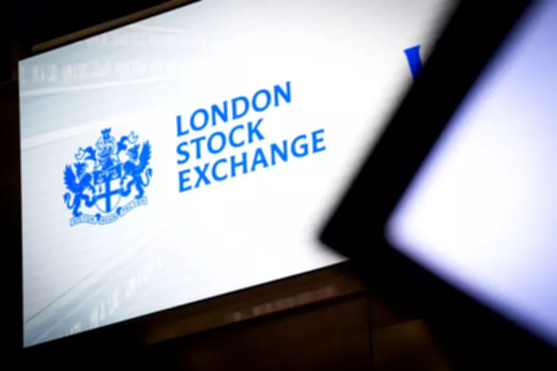 FTSE 100 Dips as Middle East Peace Hopes Fade; Oil Falls