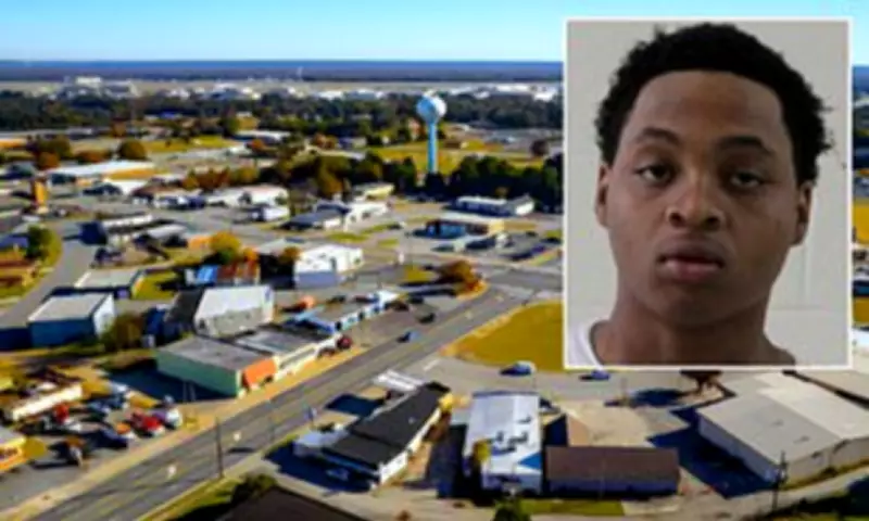 Georgia Teen Kicks Pregnant Girlfriend, Tries to Choke Her with Leggings