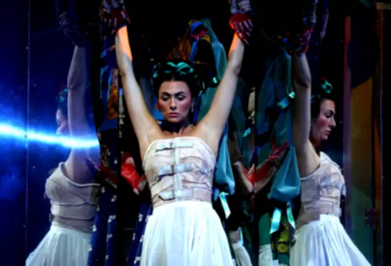 Global Photos: Frida Kahlo Opera, Robot Croupier, and More