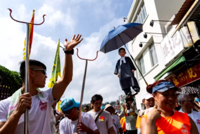 Global Weekend Photos: Protests, Parades, and Erupting Geyser