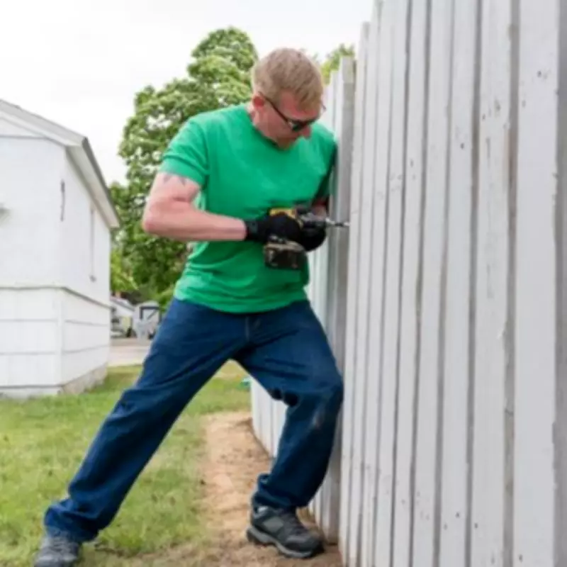 How to Determine Garden Fence Responsibility: Expert Guide