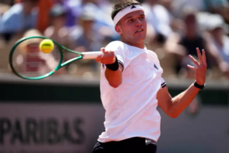 Jakub Mensik Blasts 'Insane' French Open Heat After Cramp Collapse