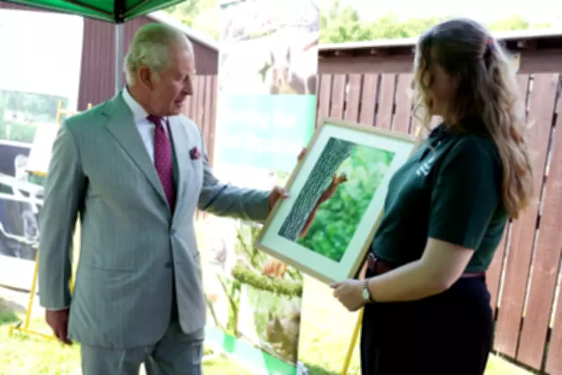 King Forms Instant Bond with Cancer Patients During York Hospital Visit