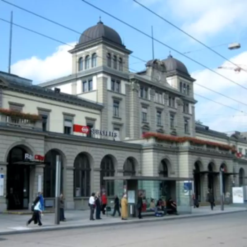 Knifeman Stabs Four at Swiss Train Station, Shouts 'Allahu Akbar'