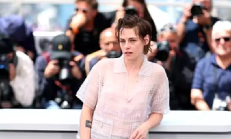 Kristen Stewart and Emma Mackey Stun at Cannes Photocall for New Comedy