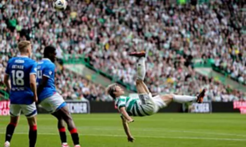 Maeda's wonder goal evokes Larsson memories as Celtic close gap