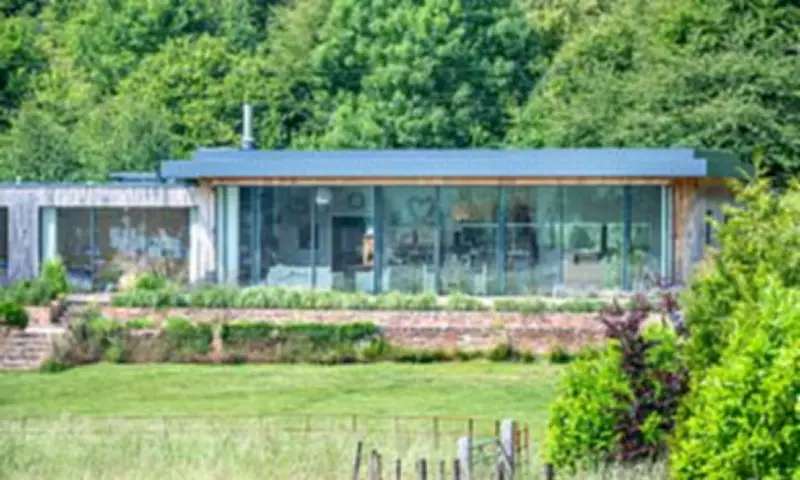Mary Berry's Daughter Lists £3.5M Oxfordshire Mansion with Two Kitchens