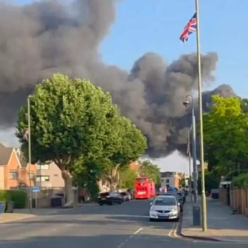Massive Blaze at Golders Green Kosher Supermarket Prompts Shut Windows Alert