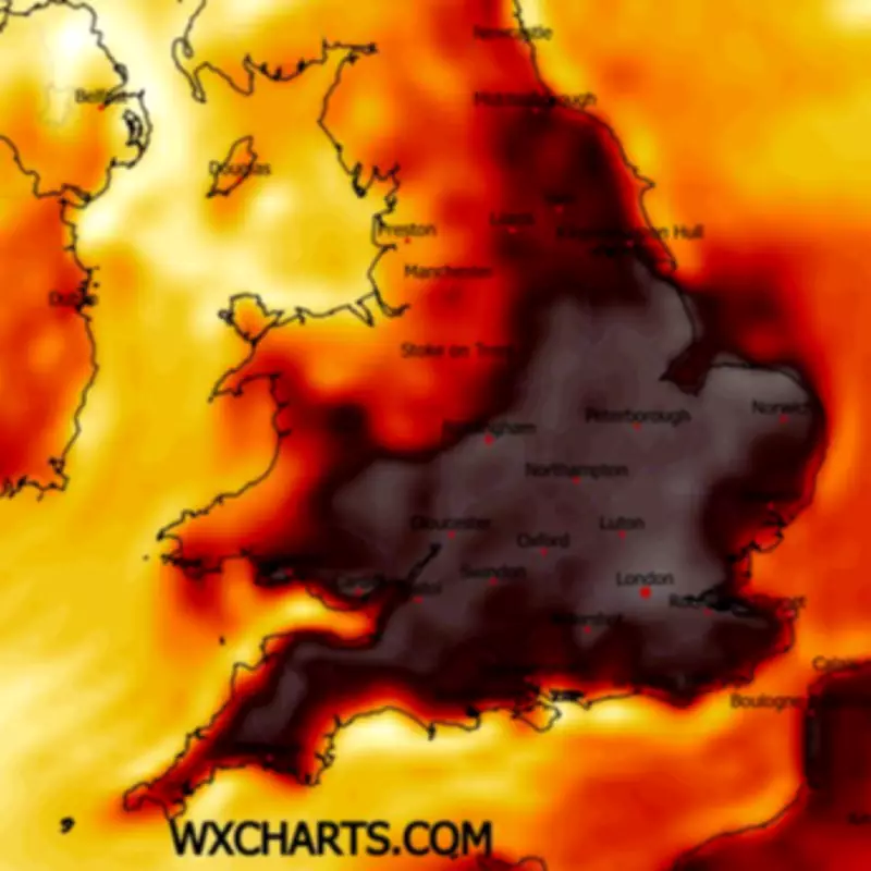 Met Office Forecasts 33C Record-Breaking Heatwave Across 21 UK Counties