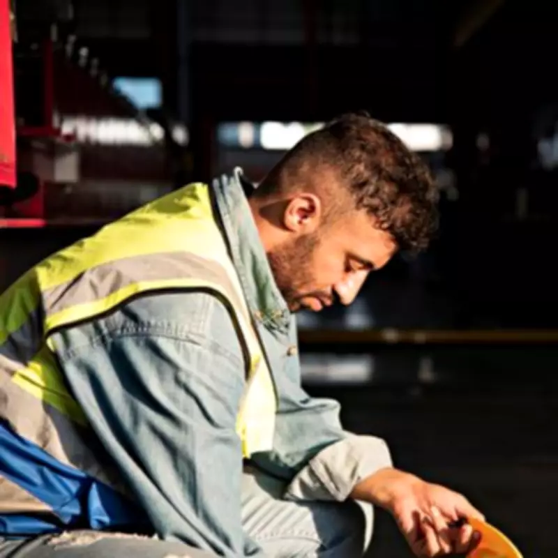Millions Face Pay Squeeze as UK Jobs Market Worsens