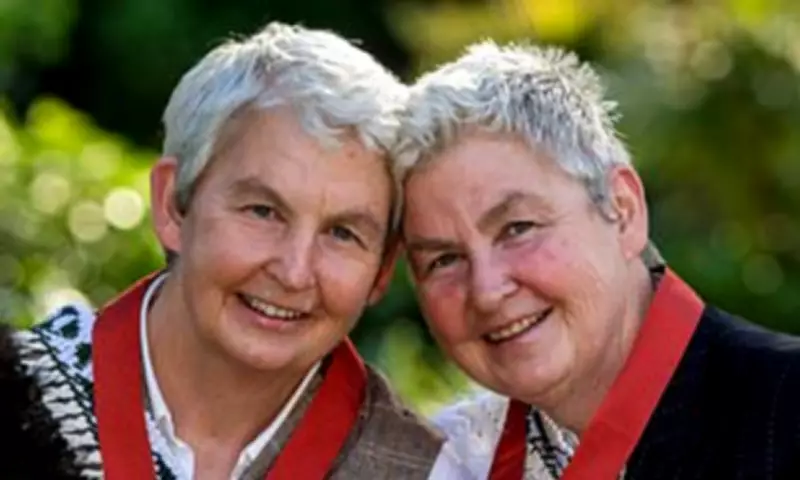 New Zealand Entertainer Dame Jools Topp Dies at 68 After Cancer Battle