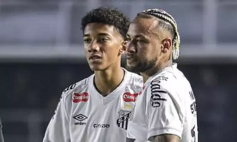 Neymar Slaps and Trips Teenage Team-Mate Robinho Jr in Santos Training Bust-Up