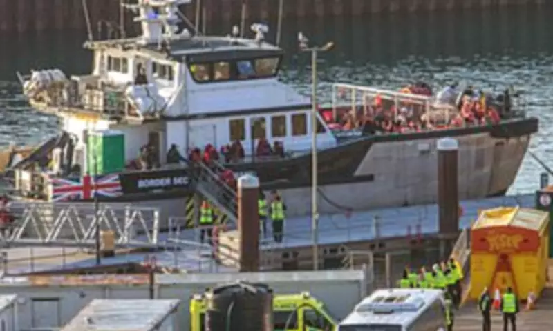 Over 900 Channel Migrants Arrive in UK During Bank Holiday Weekend