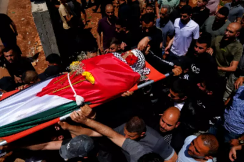 Palestinian Man Shot Dead Climbing West Bank Barrier Seeking Work in Israel