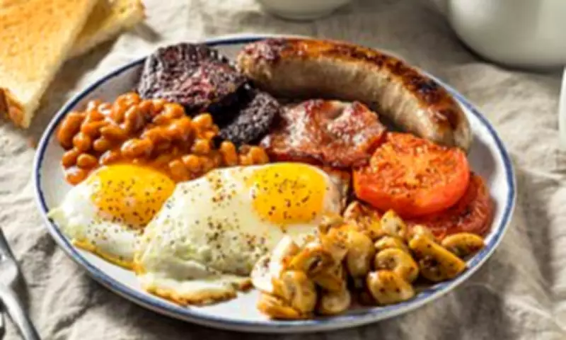 Pork Sausages Served on Ireland Deportation Flight to Muslim-Majority Pakistan