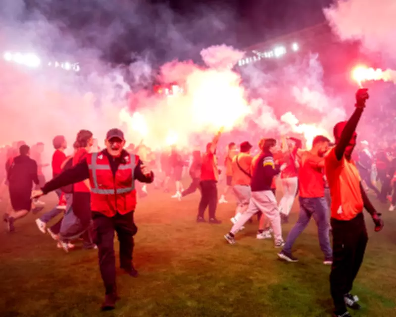 Prague Derby Abandoned After Slavia Fans Storm Pitch Near Title Win