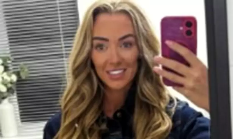Prison officer avoids jail for allowing inmate secret phone for Snapchat date