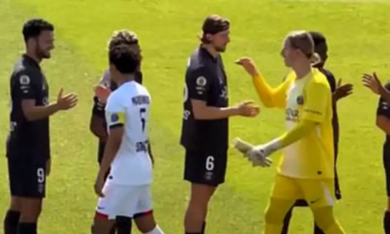 PSG teammates Safonov and Zabarnyi snub handshake amid Ukraine war tensions