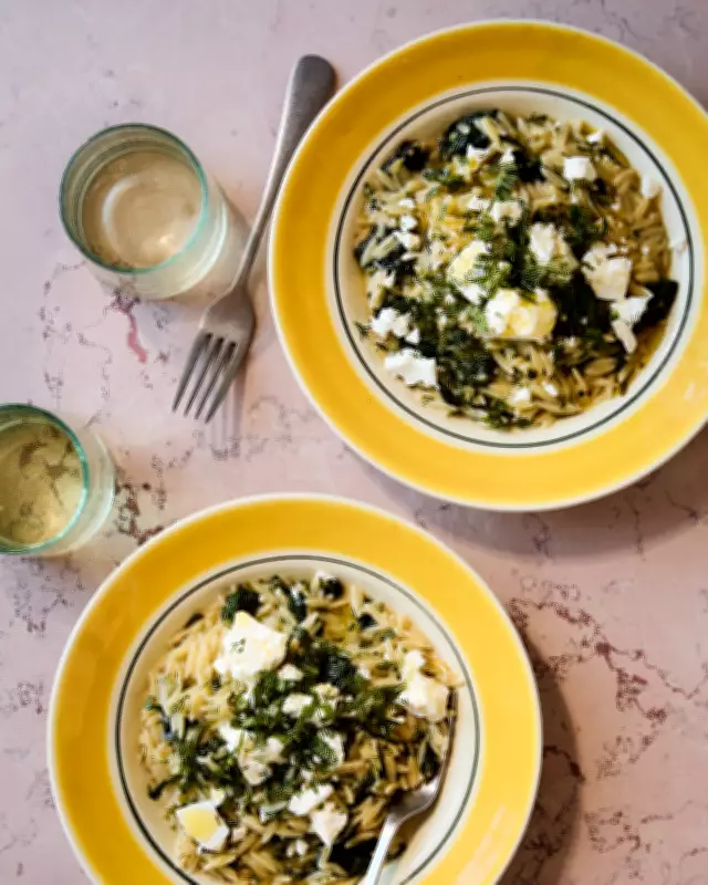 Quick Spanakopita Orzo: A Taste of Greece in 25 Minutes